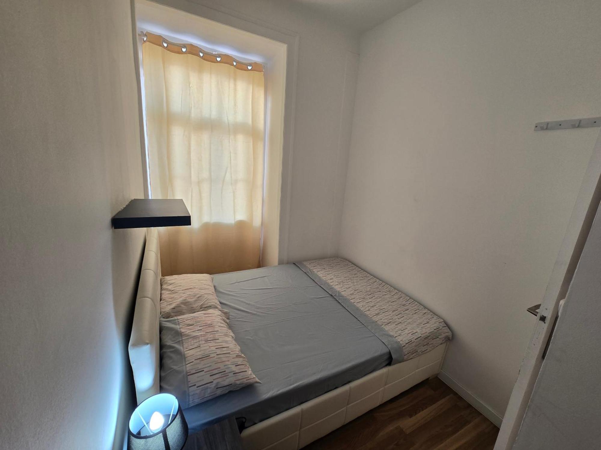 Quarto em Acomodações Particulares Campeao De Fabulas Lda